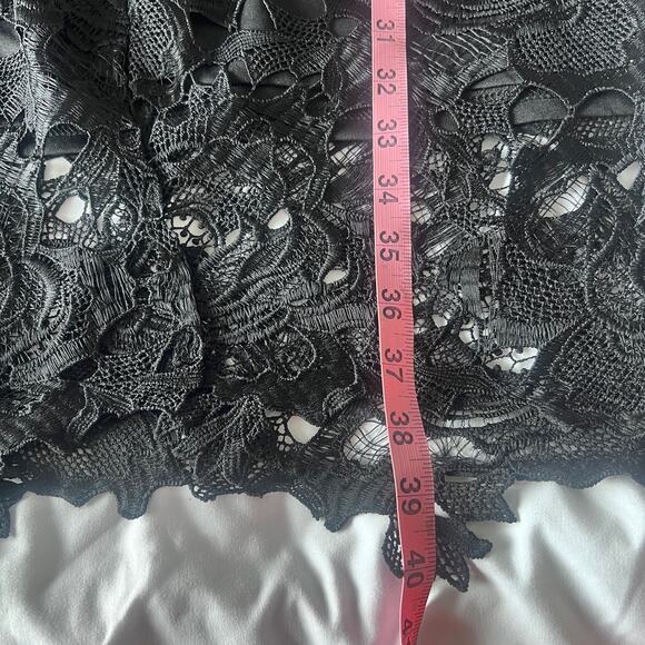 Boohoo Black Lace Bodycon Midi Dress Women’s Size 12 US NWT Cocktail Wedding - Picture 9 of 9